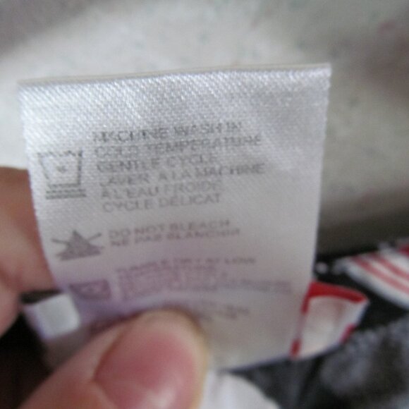 Scrub top winter theme - Picture 8 of 12